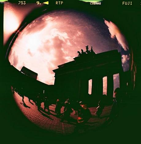 LOMOGRAPHY • Diana F+ e Fuji T64 RTP (parte 2) BERLINO