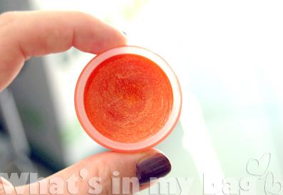 A close up on make up n°30: The Body shop, Born lippy Satsuma Shimmer Lip Balm