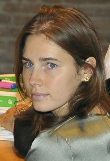 «Amanda Knox è stata croceffisa», dice il suo avvocato. Ora è il momento di guardare ai fatti e lasciare perdere la fiction alla “she devil”