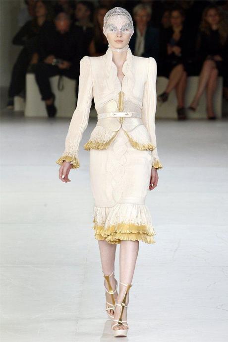 alexander-mcqueen-primavera-2012-15