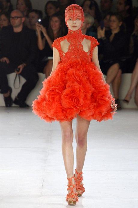 alexander-mcqueen-primavera-2012-07