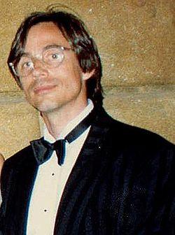 http://upload.wikimedia.org/wikipedia/commons/thumb/c/c9/JacksonBrowne.jpg/250px-JacksonBrowne.jpg