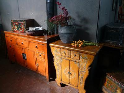 Antiquariato e fiori dall'oriente Antiquariato e fiori dall'oriente