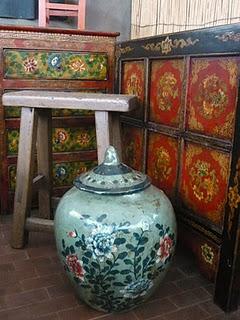 Antiquariato e fiori dall'oriente Antiquariato e fiori dall'oriente