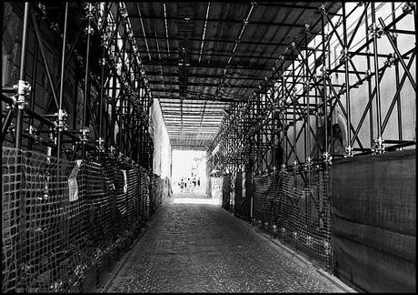 L'Aquila dopo molti mesi dal terremoto L'Aquila dopo il tunnel