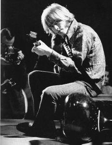 Brian Jones, ex chitarrista dei Rolling Stones: una vita di eccessi e una morte misteriosa