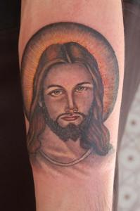 Il tatuaggio su Gesù che merita l’arresto in Arabia Saudita