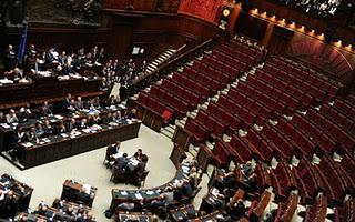 L'aula sorda e grigia .. e annoiata L'aula sorda e grigia .. e annoiata