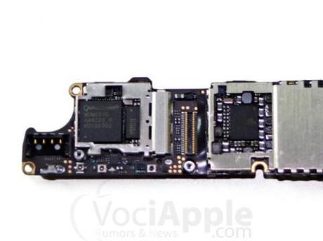 scheda logica fotocamera L’iPhone 4S fatto a pezzi:studiamolo dall’interno!