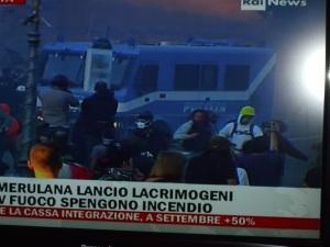 Nella polizia, guardia di finanza, ci sono dei pazzi, o dei fascisti, che agiscono e comandano.