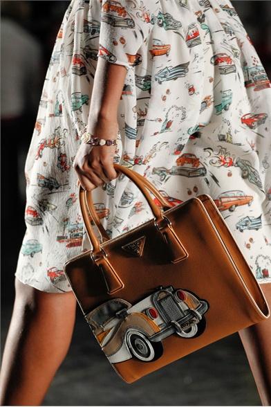 Gli Accessori in Dettaglio Direttamente dalle Sfilate per la P/E 2012 Gli Accessori in Dettaglio Direttamente dalle Sfilate per la P/E 2012