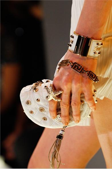 Gli Accessori in Dettaglio Direttamente dalle Sfilate per la P/E 2012 Gli Accessori in Dettaglio Direttamente dalle Sfilate per la P/E 2012