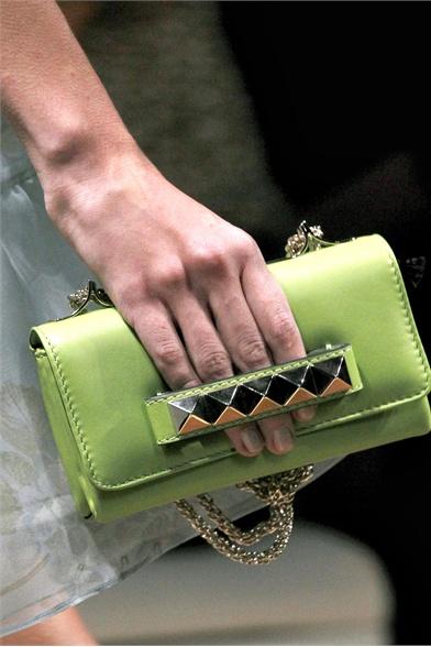 Gli Accessori in Dettaglio Direttamente dalle Sfilate per la P/E 2012 Gli Accessori in Dettaglio Direttamente dalle Sfilate per la P/E 2012