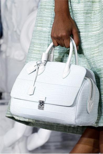 Gli Accessori in Dettaglio Direttamente dalle Sfilate per la P/E 2012 Gli Accessori in Dettaglio Direttamente dalle Sfilate per la P/E 2012