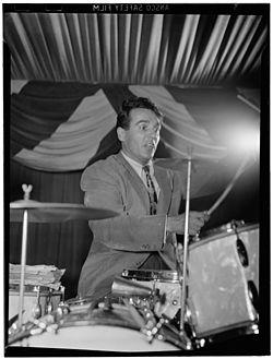 http://upload.wikimedia.org/wikipedia/commons/thumb/b/b2/Gene_Krupa.jpg/250px-Gene_Krupa.jpg