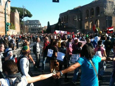 corteo colosseo La violenza degli argini