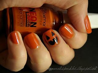 {Halloween make up & nail 2011}
