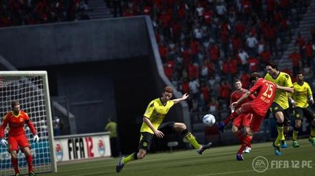 Fifa 12, la patch arriva anche su console, risolti i problemi con i portieri online ed Ultimate Team