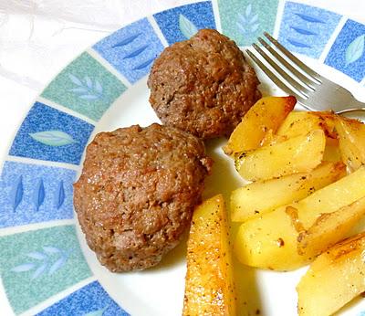 polpette con patate al forno (biftekia me patates ston fourno)