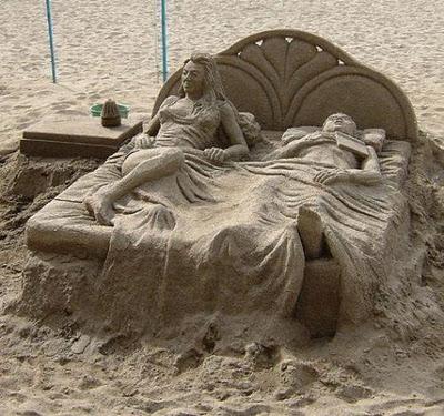 La felicità è come un castello di sabbia