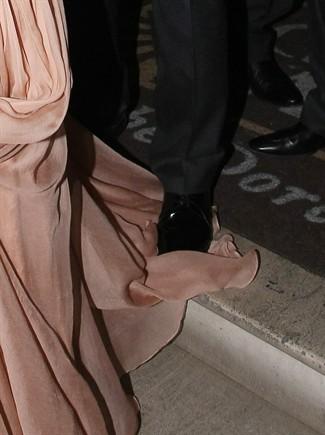George Clooney Stacy Keibler e il vestito investito