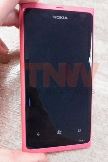 Nokia 800 Windows Phone 7.5 Mango : Dopo il video arriva la foto