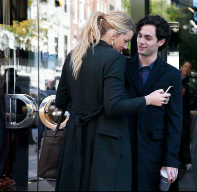 Blake Lively e Penn Badgley sul set di Gossip Girl