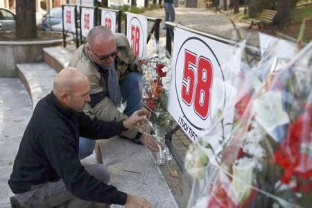 Simoncelli addio funerale 450x300 Simoncelli: In 20mila per l’ultimo addio