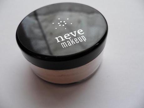 Review: Neve Cosmetics fondotinta minerale in Light Neutral