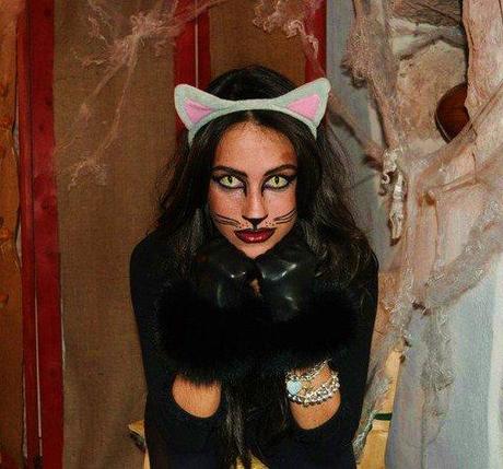 HALLOWEEN: I'm the black cat!!!