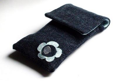 Astuccetto/Portacellullare...un'accoppiata vincente (!?) Astuccetto/Portacellullare...un'accoppiata vincente (!?)