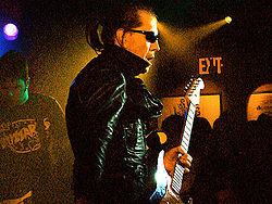 http://upload.wikimedia.org/wikipedia/commons/thumb/5/5d/Link_Wray_-_3-8-03_Photo_by_Anthony_Pepitone.jpg/250px-Link_Wray_-_3-8-03_Photo_by_Anthony_Pepitone.jpg