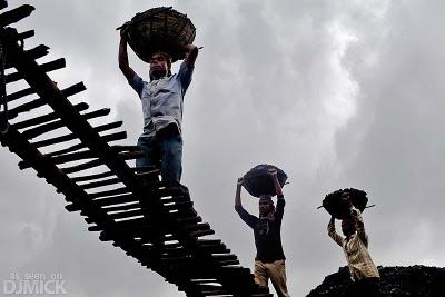 Sfruttamento minorile in India - le foto dei bambini di 8 anni in miniera -