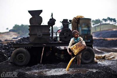 Sfruttamento minorile in India - le foto dei bambini di 8 anni in miniera -