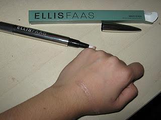 Ellis Faas: il make-up del futuro! Ellis Faas: il make-up del futuro!