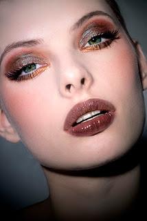 Ellis Faas: il make-up del futuro! Ellis Faas: il make-up del futuro!