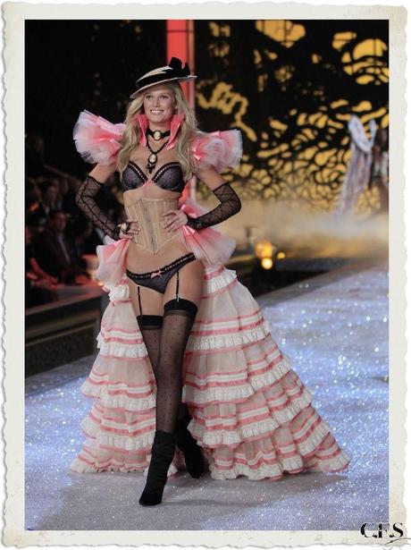 Victoria's Secret fashion show 2011