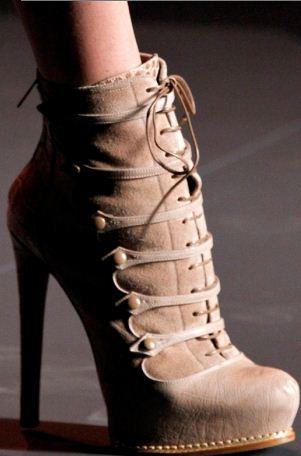 E' Tempo di Scarpe! E' Tempo di Scarpe!