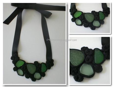 Collana con vetrini del mare e collant riciclati (n°2) Collana con vetrini del mare e collant riciclati (n°2)