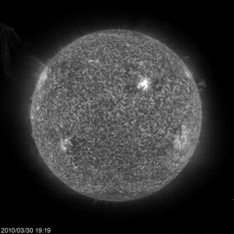 Il Ciclo Solare 24: anomalie prevedibili?