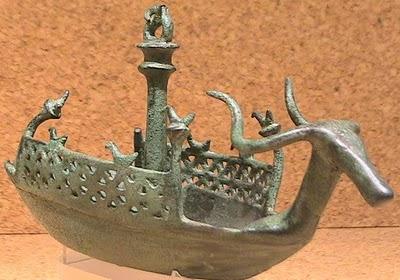 Bronze Age - Le navicelle bronzee nuragiche - Ancient boat