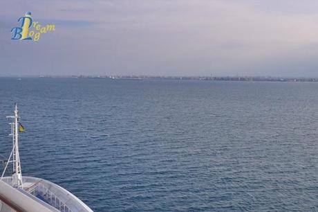 In diretta da Costa Favolosa – Giorno 2: le foto dell’entrata in porto a Bari.