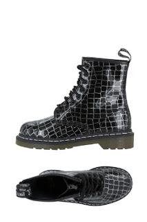 Shopping and styling: Dr Martens  al 50% di sconto.