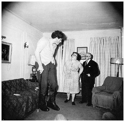 Diane Arbus - Jewish Giant - 1970