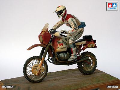 Diorama - Gaston Rahier & Bmw R80 G/S Paris-Dakar 1985 by Sennake (Tamiya)