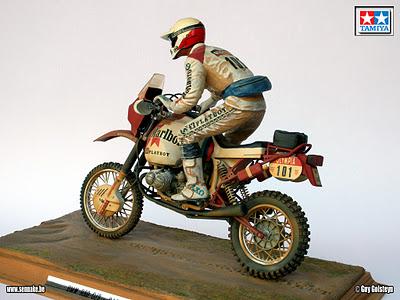 Diorama - Gaston Rahier & Bmw R80 G/S Paris-Dakar 1985 by Sennake (Tamiya)