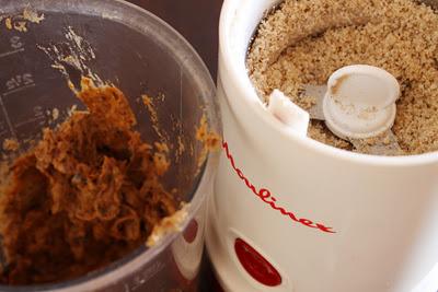 crema datteri e prugne, farina di sesamo crema datteri e prugne, farina di sesamo