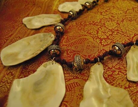 DIY. Coral and shells necklaces.