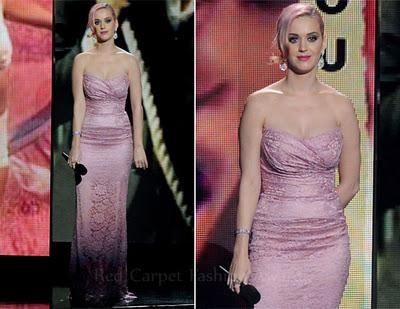Katy Perry in Dolce & Gabbana al Grammy Nominations Concert Live!