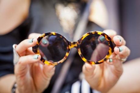 c-o-a-s-t-l-i-n-e-s-t-y-l-e:

Saw glasses like this at juicy couture yesterday…. wow I need them

wow, please send a pair to new zealand for me x